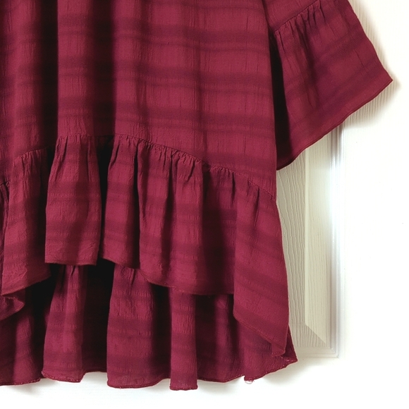 Neiman Marcus Jacquard Striped Off Shoulder Quarter Bell Sleeve Blouse Berry S - Picture 8 of 10